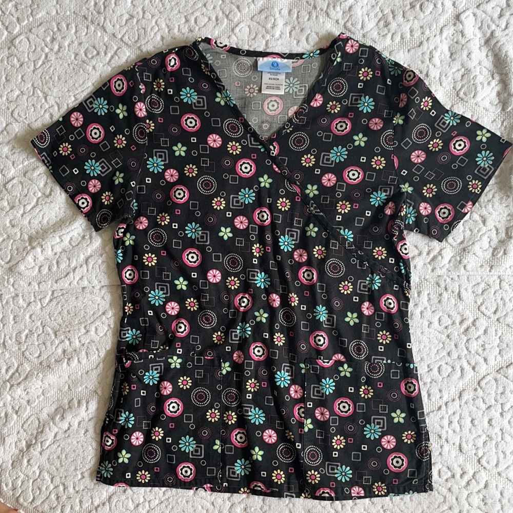 Scrub Top Bundle - Picture 2 of 16